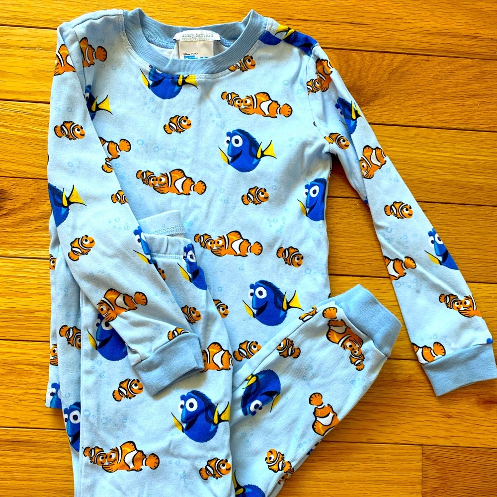 Pottery Barn Kids Pajamas- Finding Nemo Size 4 VGUC